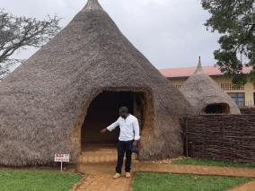 una casa en forma de cono