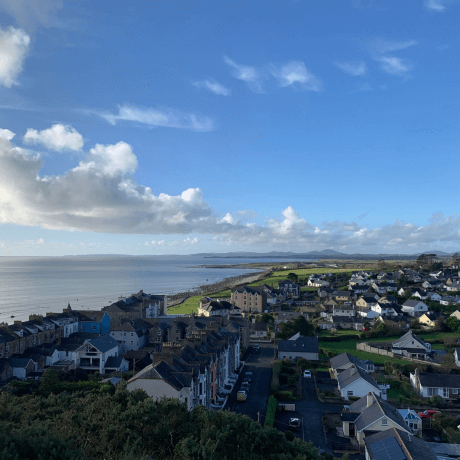 la ciudad de criccieth en gales